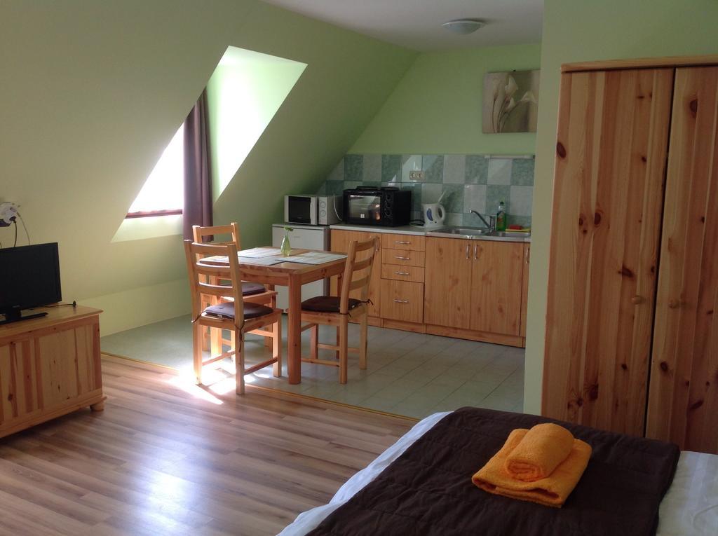 Apartment Villa Attila Hévíz Rum bild
