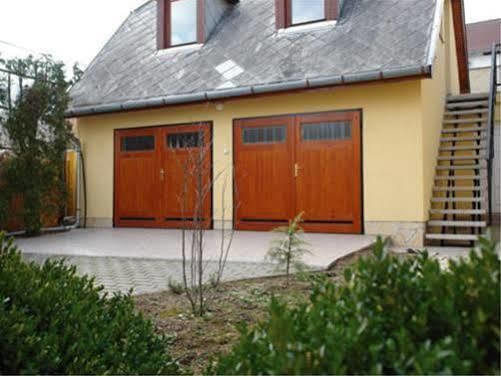 Apartment Villa Attila Hévíz Exteriör bild