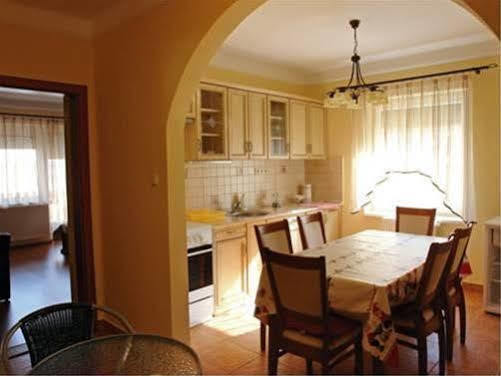 Apartment Villa Attila Hévíz Exteriör bild