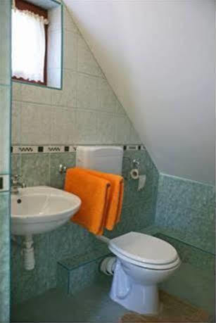 Apartment Villa Attila Hévíz Exteriör bild