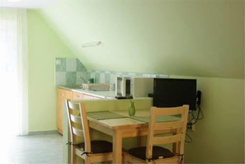 Apartment Villa Attila Hévíz Exteriör bild